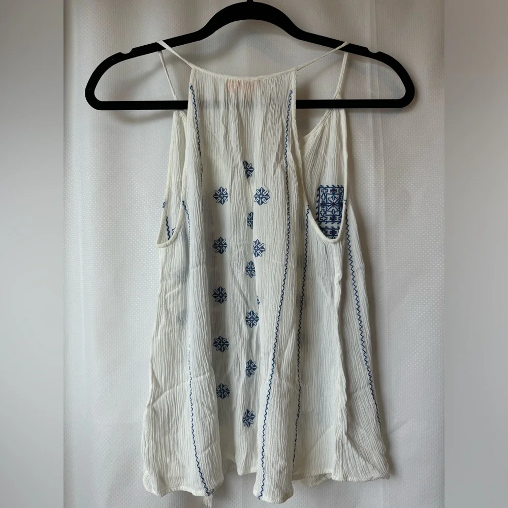 Lucy & Laurel | White & Blue | Boho Chic Tank | Size Small - Picture 3 of 3